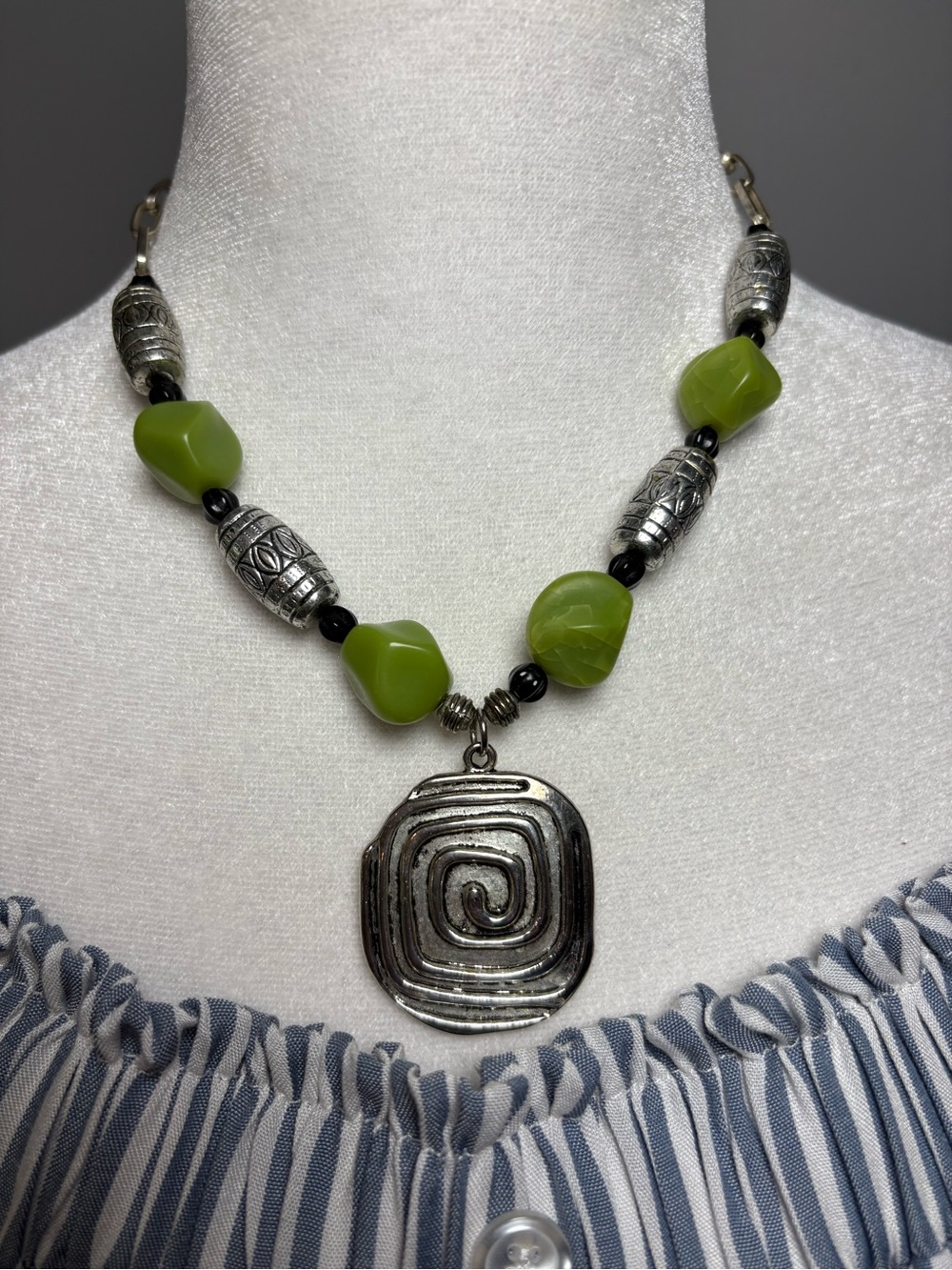 Artisan Style Olive Green Statement Necklace & Earrings Silver Tone Toggle Set